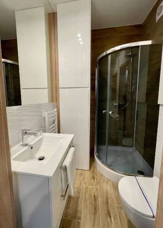 Apartment Sokola Blisko Szpital Im M Kopernika, Orientarium Zoo, Atlas Arena, Ec1, Mandoria