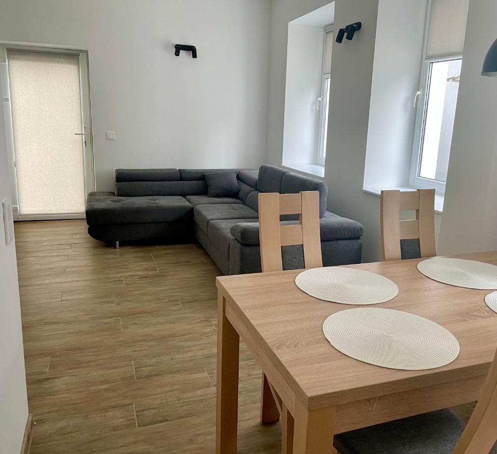 Apartment Sokola Blisko Szpital Im M Kopernika, Orientarium Zoo, Atlas Arena, Ec1, Mandoria *